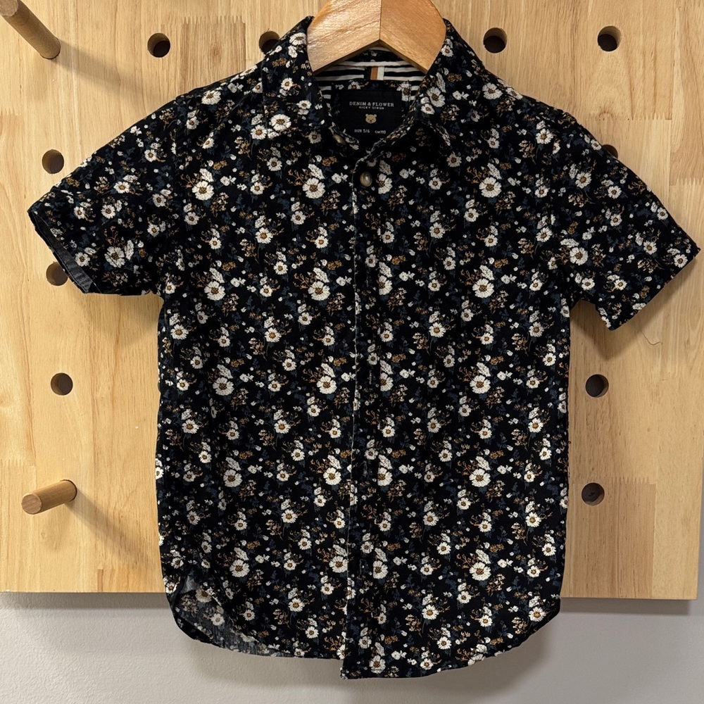 Denim & Flower Black and White Floral Button-Down Shirt